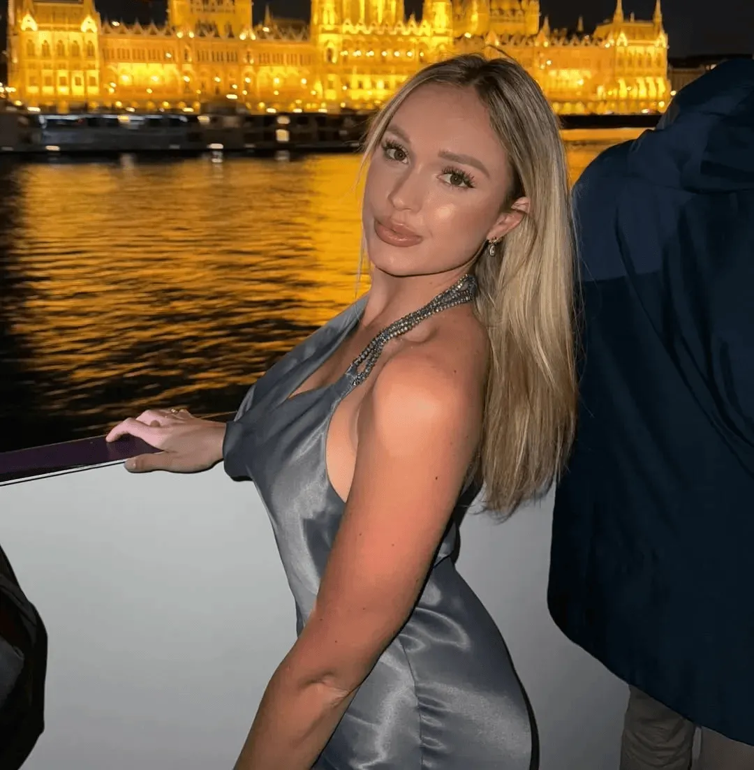 爱游戏游戏平台-普斯卡什曾孙女是模特兼网红,社媒晒美照收获不少粉丝好评